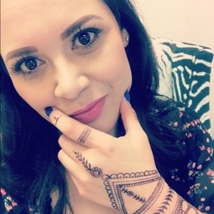 Meet your Posher, Karina